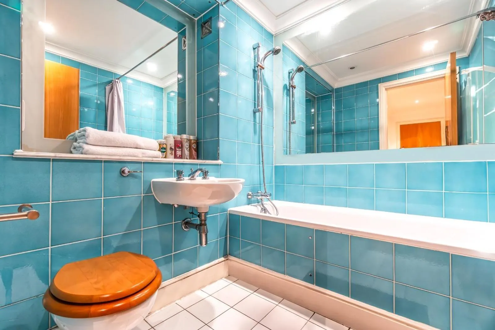 Lovely 2 Bedroom By The Docks Londyn 0*,  Wielka Brytania